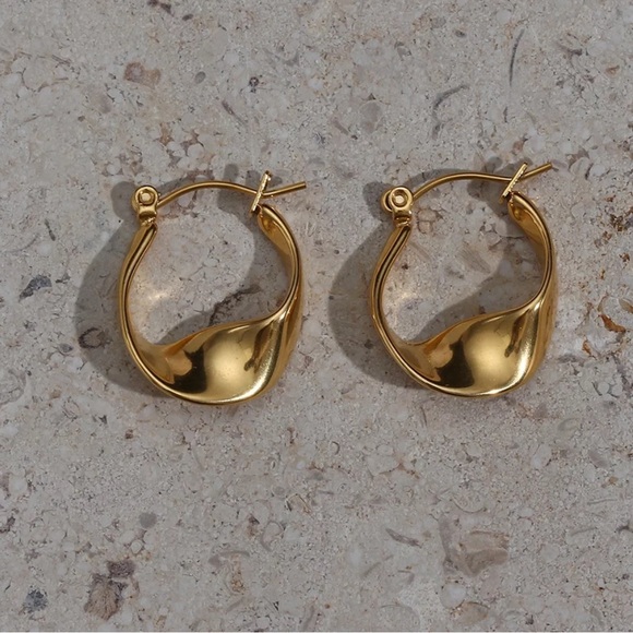 New 18K Gold Vintage Irregular Hoop Earrings, wonderful Earrings, wow Earrings - Picture 5 of 6